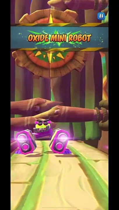 Oxide Mini Robot Battle Run Gameplay On The Great Gate - Crash Bandicoot: On The Run!