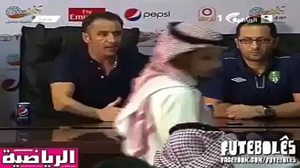 Vítor Pereira volta a irritar-se em conferência de imprensa