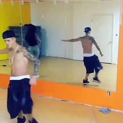 Bieber e Selena ‘incendiam’ internet com dança romântica