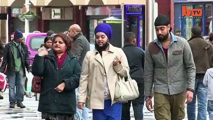 Ela tem barba e é feliz