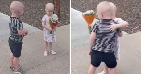 Deux amis de trois ans, qui ont vaincu le cancer ensemble, se retrouvent pour la première fois depuis leur rémission
