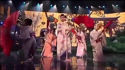 Katy Perry actua vestida de gueixa