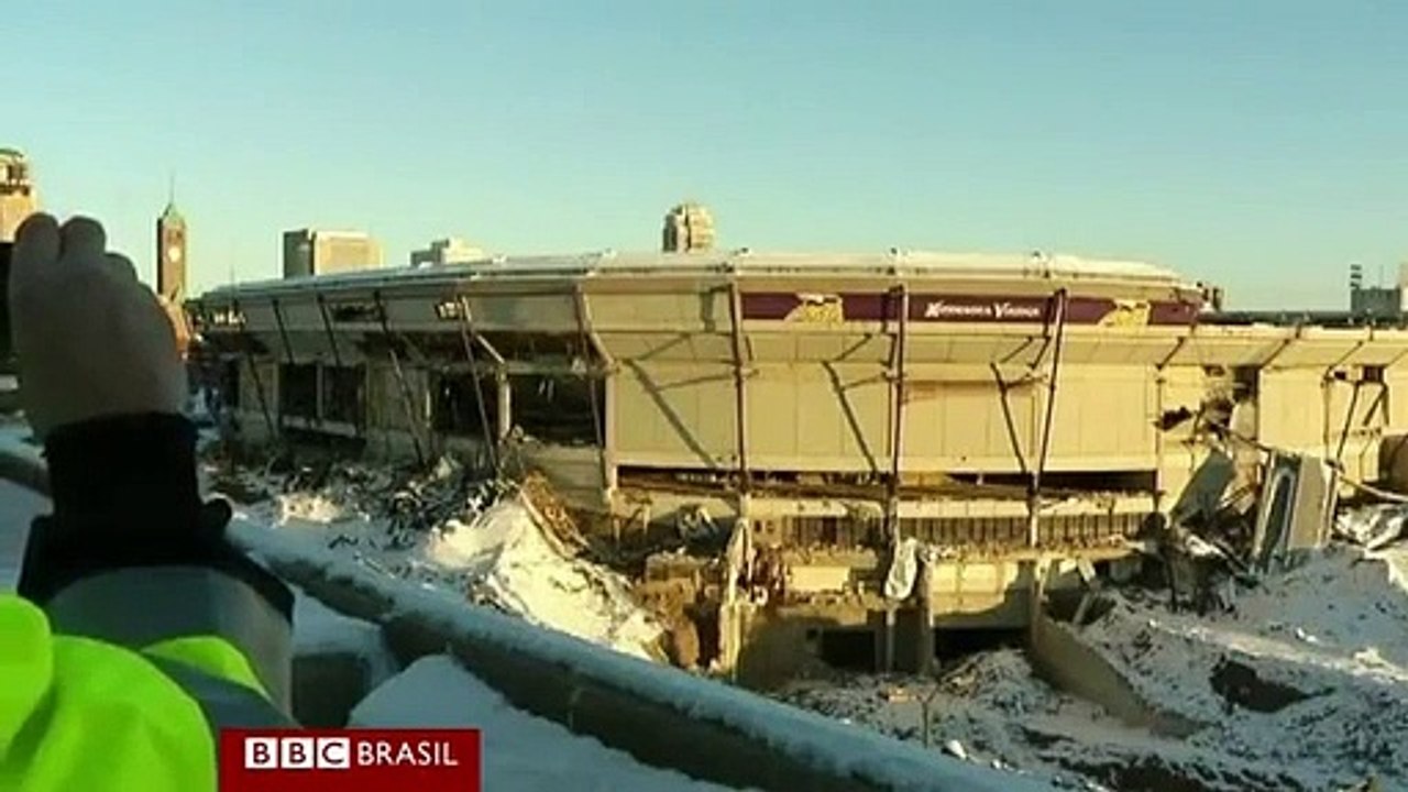 Metrodome, o pior estádio dos EUA foi implodido