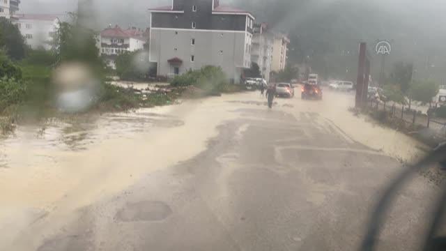 Son dakika haber | Sinop ve Kastamonu'da sel bölgesinden kurtarılanlar, emniyetli yerlere ve hastanelere naklediliyor