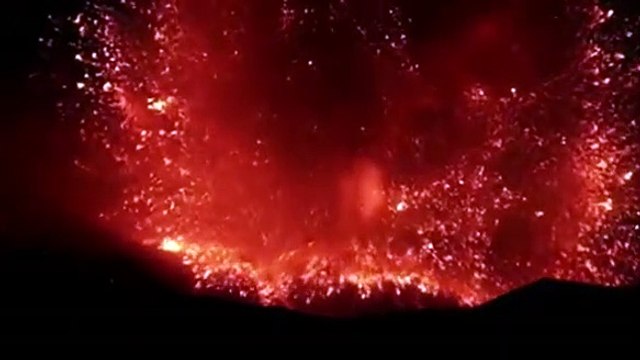 Vulcão Etna em erupção
