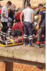 YILDIRIM DÜŞEN İNŞAATIN ÇATISI ÇÖKTÜ; 1 ÖLÜ, 1 YARALI