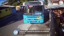 Ônibus do Transcol se envolve em acidente na Serra