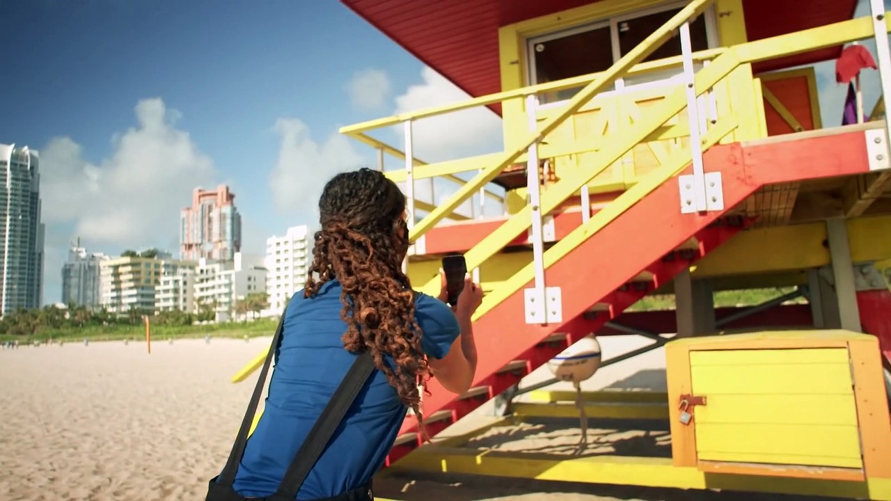 Tourner et éditer des vidéos en boucle dans Clips sur iPhone avec Romain Laurent | Apple