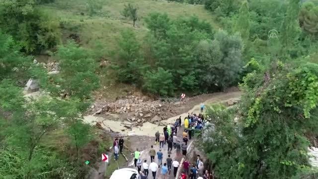 Son dakika haberi! Bakan Kurum, Ulus İlçesine bağlı Zafer köyünde sel bölgesini inceledi