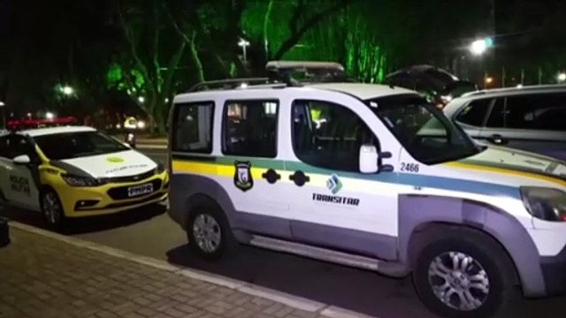 Fiscalização de trânsito é realizada na Avenida Brasil, no Centro