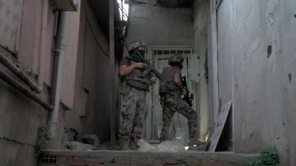 Son dakika haberi... İstanbul'da uyuşturucu tacirlerine yönelik eş zamanlı operasyon