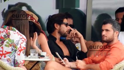 Gianmarco Onestini, muy bien acompañado durante sus vacaciones en Ibiza por una misteriosa amiga