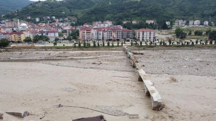 Ayancık ilçesinde selin yol açtığı tahribat drone ile görüntülendi