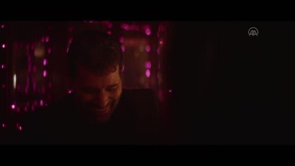 Sinema - Derisini Satan Adam