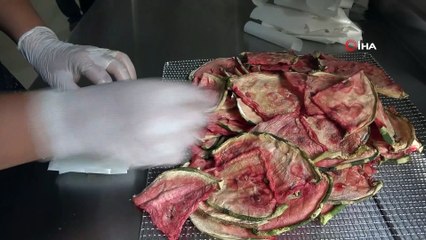 Devletten destek aldı: Karpuzdan cips yapıp dünyaya pazarlamaya başladı