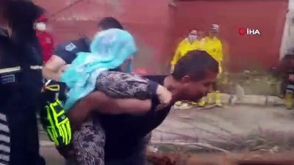 Kastamonu'da vatandaşlar botlarla güvenli bölgeye taşındı