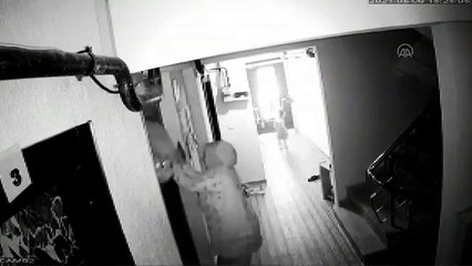 Asansör ile tavan arasına sıkışan bebek hayatını kaybetti