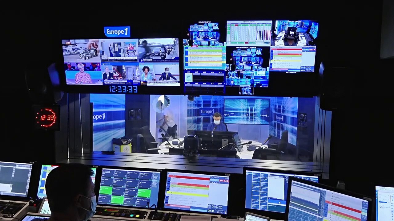 Le nord de l'Algérie ravagé par les incendies, la France envoie deux bombardiers d'eau