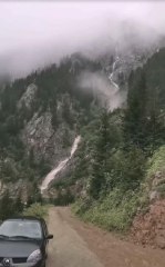 Son dakika haberi: 'DEREBAŞI VİRAJLARI'NDAKİ HEYELAN ANI KAMERADA