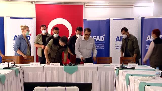 Pakdemirli: Afette aziz milletimizle ormanlarımız için tek yürek olduk. Tüm yangınları kontrol altına aldık