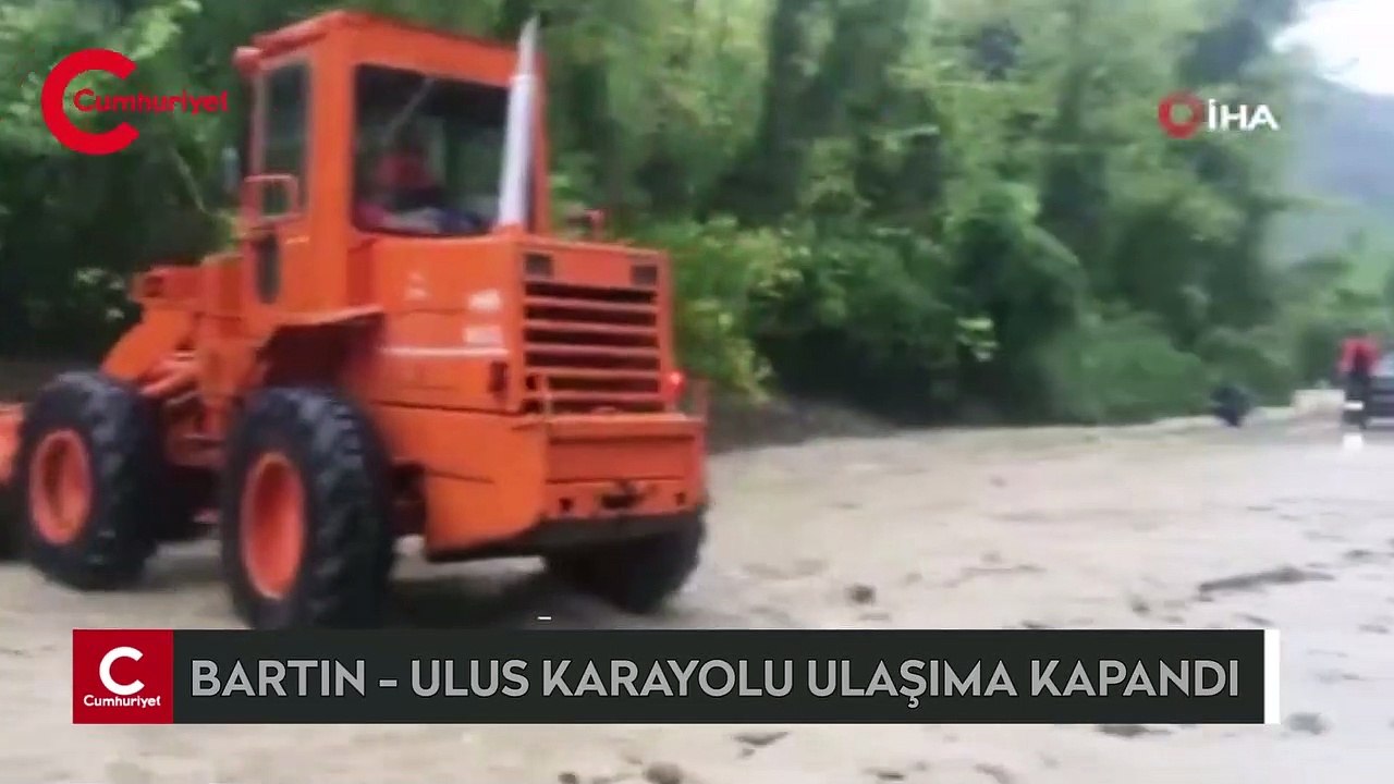Dere yatağı taştı! Bartın-Ulus karayolu ulaşıma...
