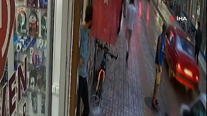 Sahibinin kilitlemeden park ettiği bisikleti böyle çaldı