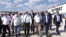 Diyarbakır Valisi Münir Karaloğlu, tarlada kurutulmuş domatesleri inceledi