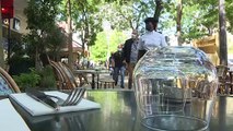 Pass sanitaire: dans les restaurants parisiens, une semaine de pédagogie