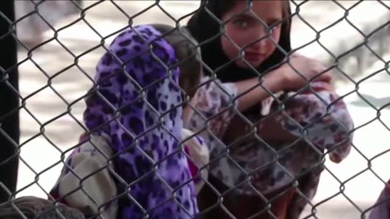 Miles de personas huyen hacia Kabul buscando refugio de los talibanes