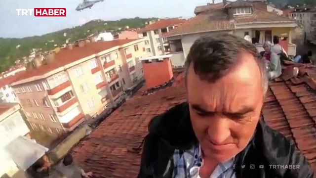 Sel bölgesinde mahsur kalanlar helikopterle kurtarıldı