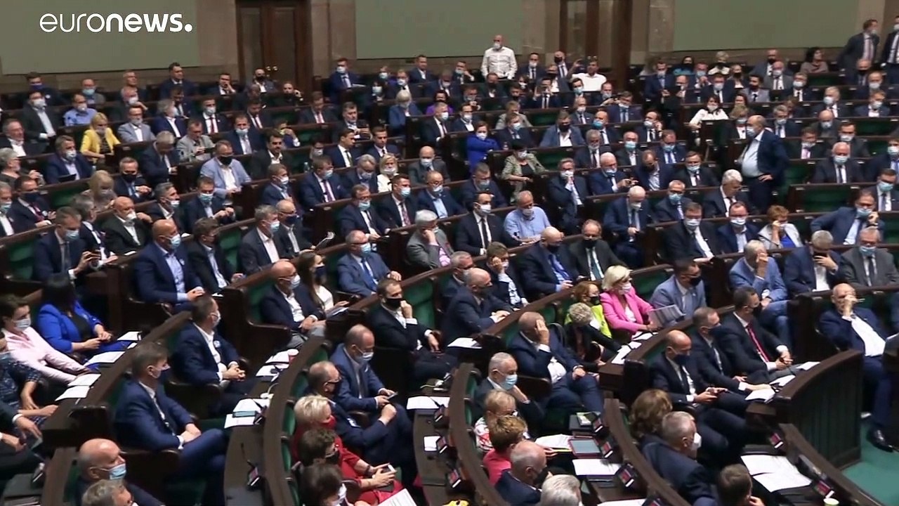 Πολωνία: Αντιδράσεις από ΕΕ και ΗΠΑ για τον νόμο για τα ΜΜΕ