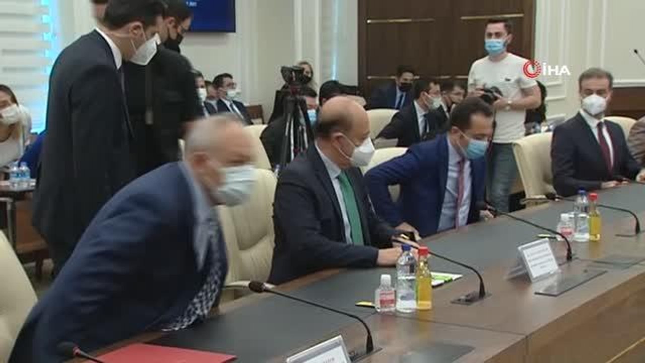 Hükümetin memurlara ve memur emeklilerine zam teklifi: "2022 için altı aylık dönemler için yüzde 5+6, 2023 için yüzde 6+6 artı enflasyon farkı"