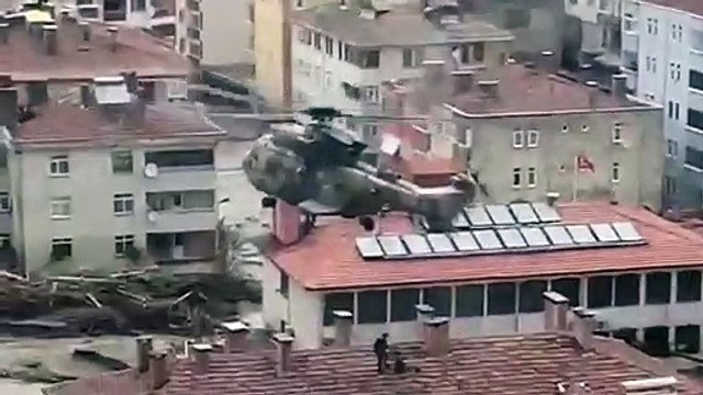 Mehmetçik, sel bölgesinde mahsur kalan 353 vatandaşı helikopterlerle tahliye etti