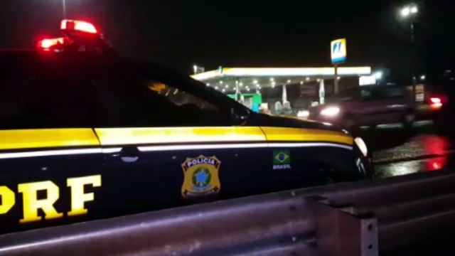 Após colisão de trânsito na BR-277, motorista de Palio é detido pela PRF