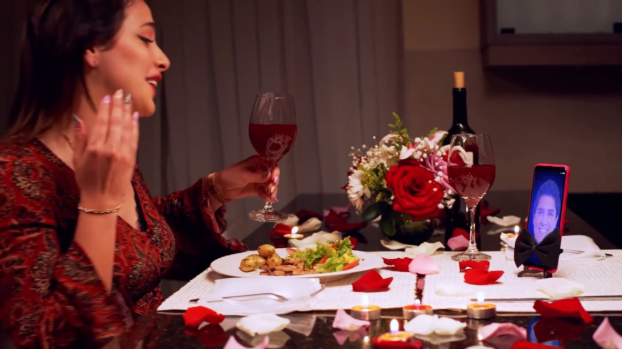 Si mi Ex Fuera una App ft. Mica Suarez | enchufetv