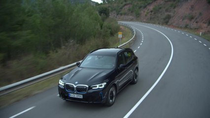The new BMW iX3 Driving Video