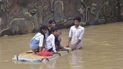 Flood fury in Kashi, Ganga flowing in the streets