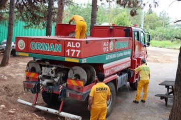 Orman işçileri, yaralanmalarına ve zehirlenmelerine rağmen yangına müdahale etti