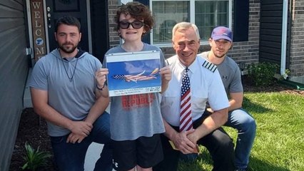 Southwest Pilot Surprises Young Passenger with Meaningful Gift