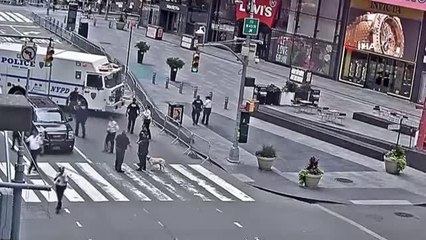 Times Meydanı'nda şüpheli paket alarmı