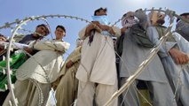 خوفا من طالبان.. آلاف الأفغان يهرعون للمطار أملا بمغادرة البلاد