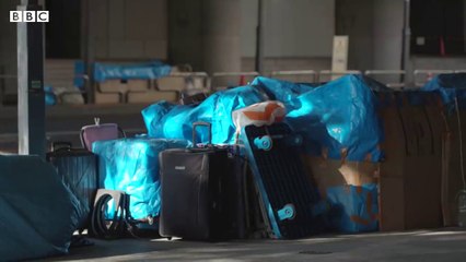 The hidden sight of Tokyo's homeless - BBC News