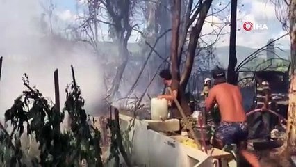 Gemlik'te ormanlık alanda bulunan baraka yandı