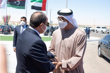 بالابتسامات و الترحيب.. مصر تستقبل "أسد الإمارات" الشيخ محمد بن زايد!