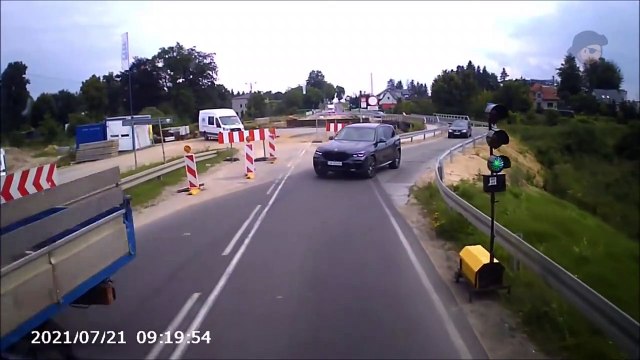 Griller un feu rouge en circulation alternée