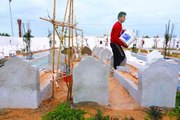 فنان جزائري يبيع أعماله لبناء مقبرة لمجهولين غرقوا أثناء محاولات الهجرة الغير شرعية نحو أوروبا