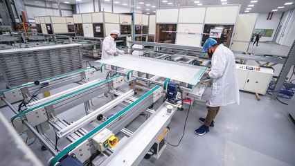 طاقة إنتاجية سنوية تصل حتى 600 ألف من الألواح الكهروضوئية من شركة "المادن" في دبي!