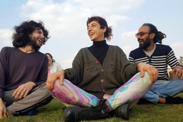 يوغا الضحك في القاهرة.. طريقة مبتكرة للتخلص من الاكتئاب!