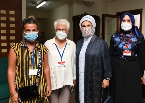 Son dakika haber: Emine Erdoğan Kasımpaşa Oya Kayacık Çocuk Evleri Sitesi'nin açılışına katıldı (1)