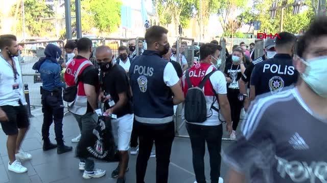 SPOR Beşiktaş taraftarları, takımından bu sene de çifte kupa bekliyor